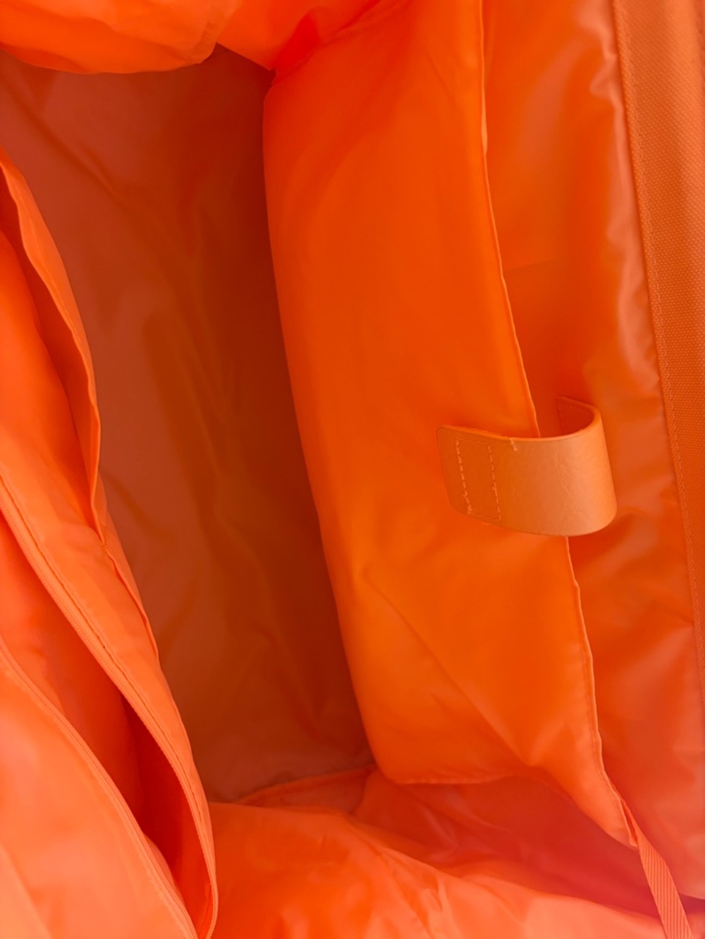 BÉIS Weekender Bag in Creamsicle - Picture 6 of 8
